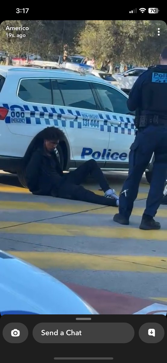 AdrianBonato's tweet photo. Seems like they have arrested the person with the machete at Northland.   @3AW693 https://t.co/XNtZQOiZnB