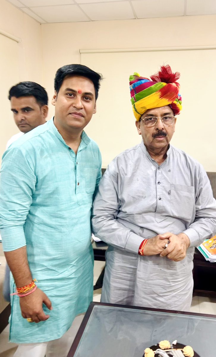 Neeraj Vashishth उच्चैन (@neerajbjp90) on Twitter photo भाजपा के राष्ट्रीय कार्यसमिति सदस्य, राजस्थान के पूर्व प्रदेश अध्यक्ष एवं राजस्थान सरकार में पूर्व कैबिनेट मंत्री आदरणीय <a href="/chaturvediarun1/">Dr. Arun Chaturvedi</a> जी भाईसाहब को जन्मदिवस की हार्दिक बधाई एवं शुभकामनाएँ!
प्रभु श्री राम जी से आपके उत्तम स्वास्थ्य एवं दीर्घायु जीवन की कामना करते हैं। भाजपा के राष्ट्रीय कार्यसमिति सदस्य, राजस्थान के पूर्व प्रदेश अध्यक्ष एवं राजस्थान सरकार में पूर्व कैबिनेट मंत्री आदरणीय <a href="/chaturvediarun1/">Dr. Arun Chaturvedi</a> जी भाईसाहब को जन्मदिवस की हार्दिक बधाई एवं शुभकामनाएँ!
प्रभु श्री राम जी से आपके उत्तम स्वास्थ्य एवं दीर्घायु जीवन की कामना करते हैं।