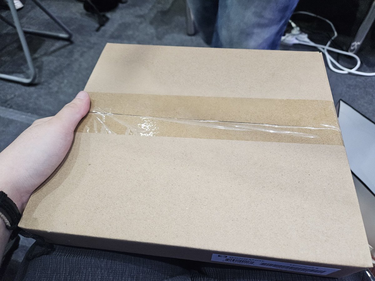 런치패드한판했는데런치패드받음...
????