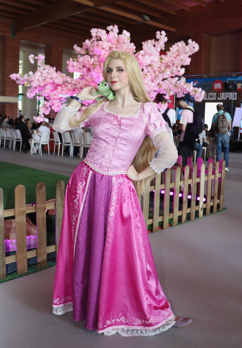 KitCattyCos's tweet photo. beranime was just last weekend and it was so fun!! 🥹Ty for everyone who came greet me and spent some time with me, that REALLY meant the world. 💗 #Disney #Rapunzel #princess #cosplay #cosplayer #couplerelationship #relationship https://t.co/TMc8aTR8Bn
