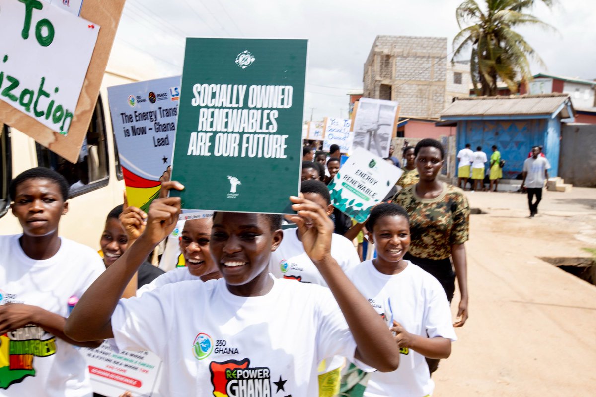 No more energy poverty in our schools! Dansoman is on its feet today for a just transition.  #AfrikaVuka #REPowerAfrika <a href="/350/">350 dot org</a> <a href="/350GROC/">350 Ghana Reducing Our Carbon #350Ghana</a>
