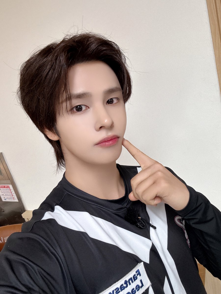 CRAVITYstarship's tweet photo. [📸] 250525
JTBC #뭉쳐야찬다4
⠀ 
#CRAVITY #크래비티
#세림 #SERIM https://t.co/AClVphJON6
