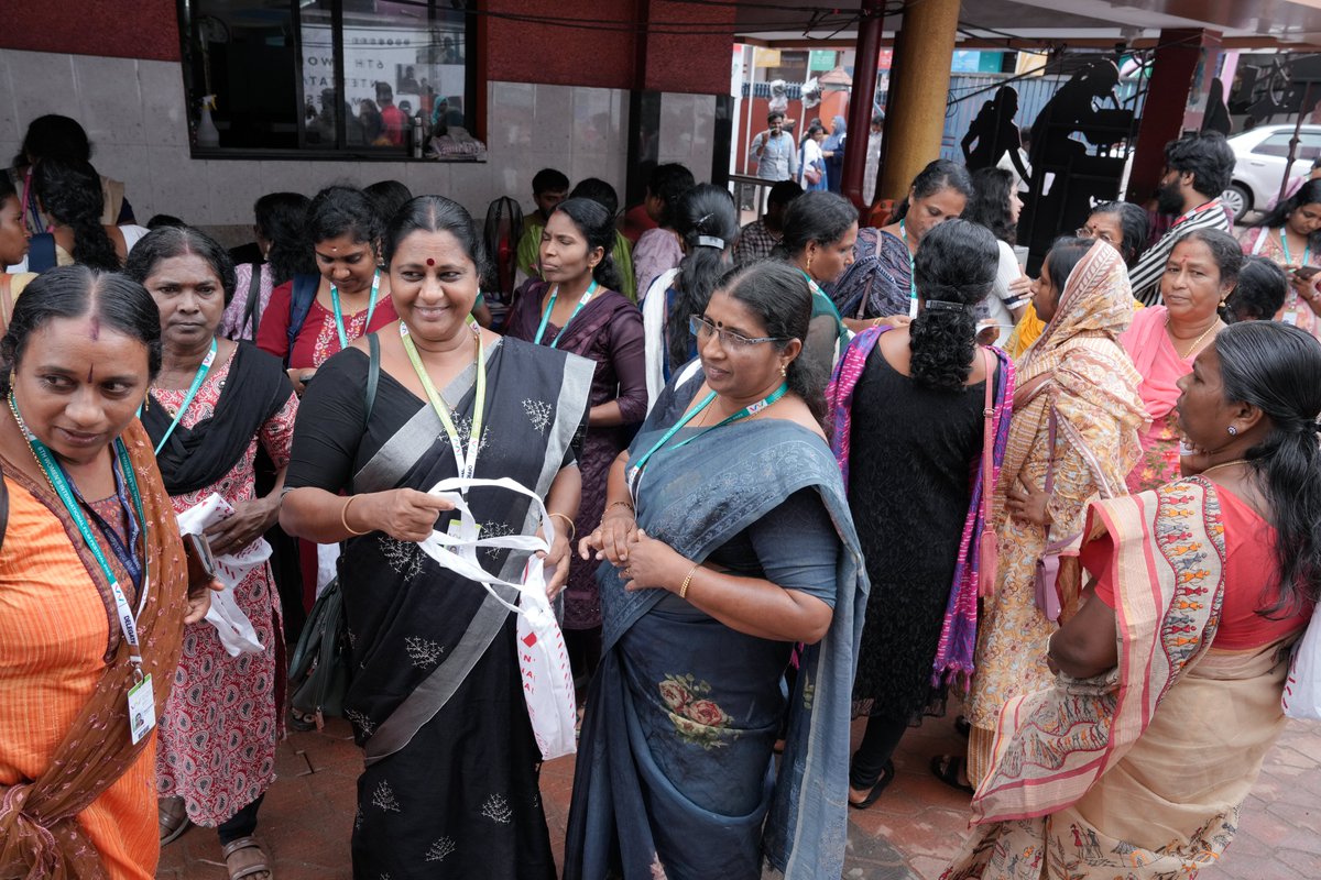 Randoms from Day 2! 📷

#WIFF #WIFFKottarakara #WIFF2025 #6WIFF #WomenInCinema #CinemabyWomen #WomenFilmmakers #FemaleGaze #FemaleVoices #WomensInternationalFilmFestival