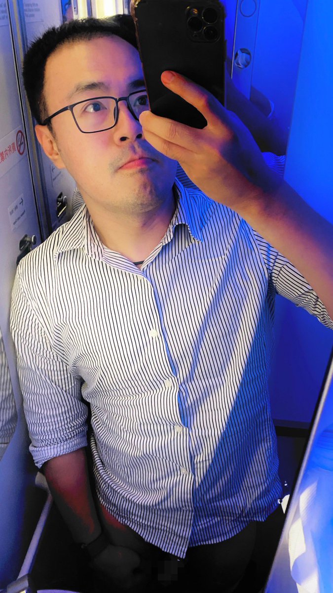 飛機上當然要解鎖一下