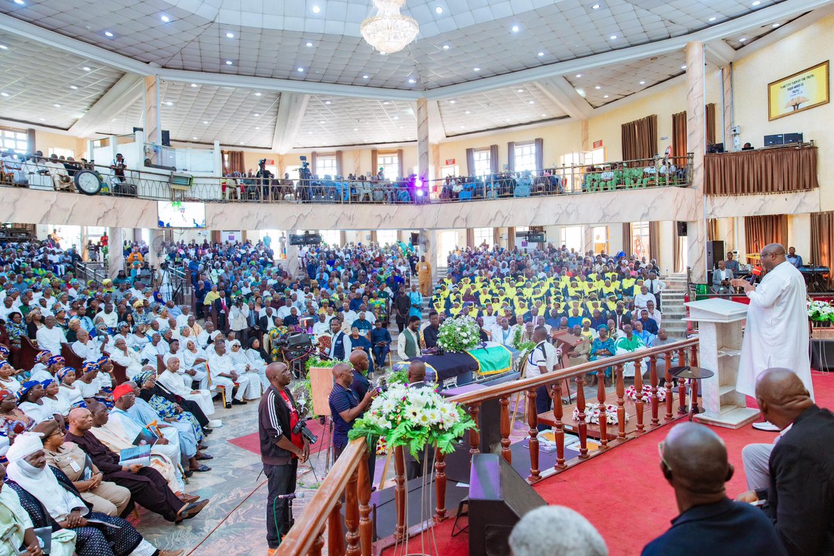 CalebMutfwang's tweet image. I met Prof. Tyoden in 1984, when I was a student at the University of Jos. Even then, he was already standing out as a brilliant academic. By the time I graduated, he had become an Associate Professor. His intellectual prowess was undeniable, but what struck me more was his…