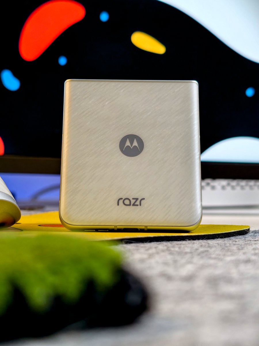 This is the motorola razr60