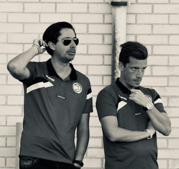 _diegoprada's tweet image. Los hay que se enfadan hasta con el hashtag. Yo todavía creo en un club en donde todos arrimen el hombro independientemente del resultado. Creo en el modelo, en su éxito y sobre todo en su gente. Muchos #Creemos en Unionistas desde el momento en que se creó y así seguirá siendo.