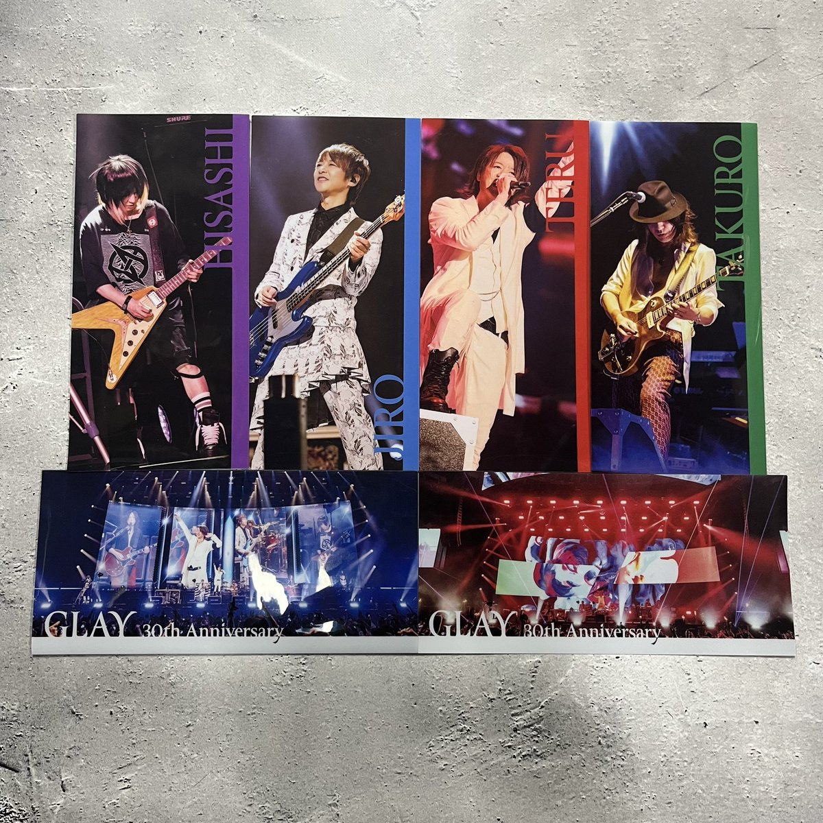 MODERNPIRATES14's tweet photo. 2025.5.25 

GLAYさん、デビュー31周年おめでとうございます㊗️👏

先日はお世話になっているお客様からGLAYさんのクレームゲームの特典マルチクリアホルダー全種類をいただきました〜‼️まさかでビックリしました🫢笑
本当に感謝です🙏

#GLAY 
#ModernPirates #モダンパイレーツ https://t.co/8Ym2TAgPtB