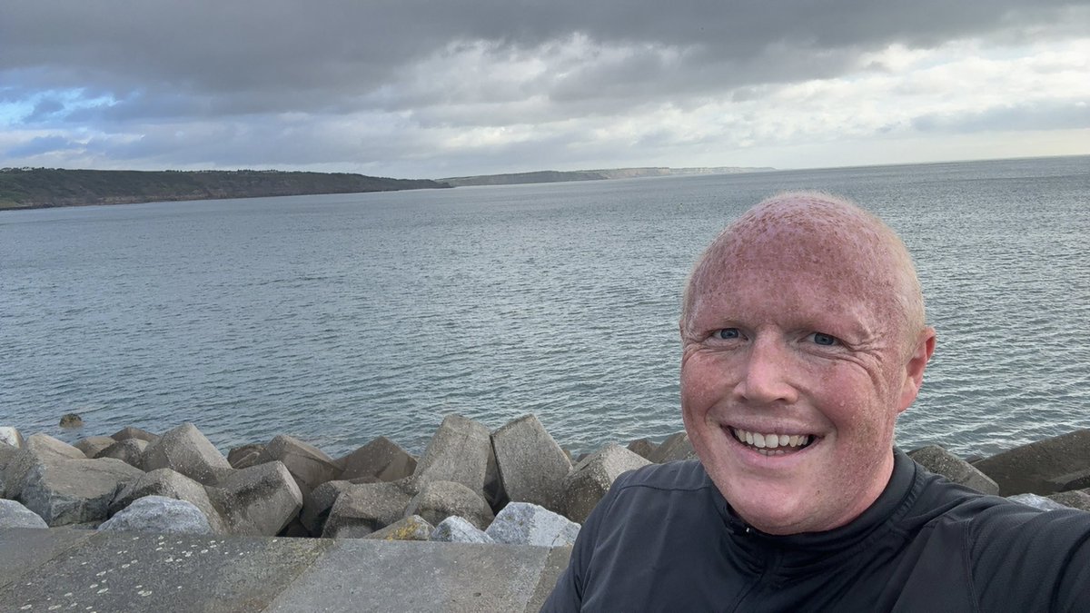 4 mile 🏃‍♂️ along the Scarborough coast this morning. 

Lovely and peaceful! Apart from the climb up to the castle!