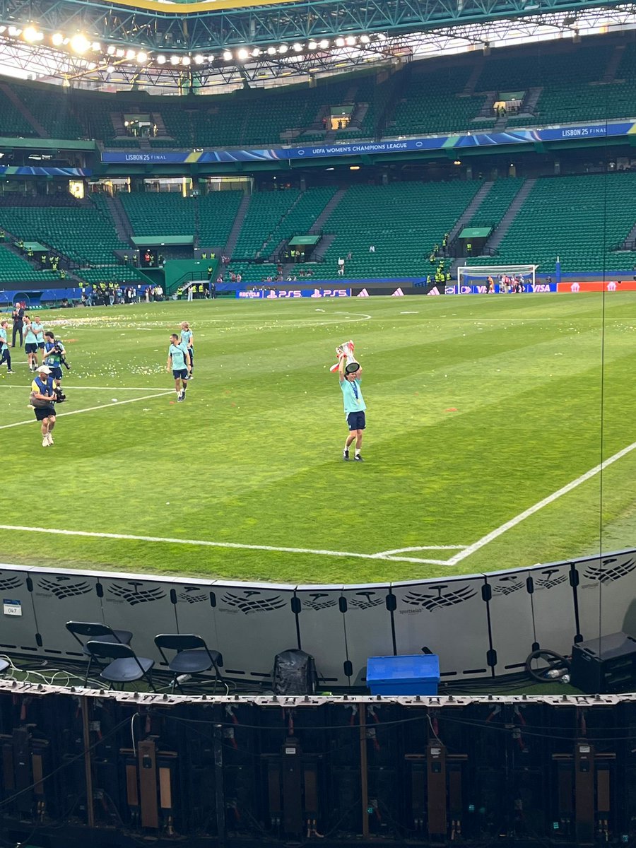 AST_arsenal's tweet image. Just magical - what a day, what a night! 

@ArsenalWFC 👏🏼👏🏼👏🏼👏🏼