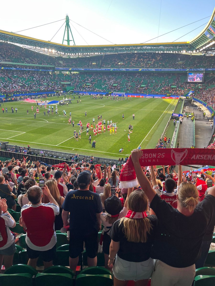AST_arsenal's tweet image. Just magical - what a day, what a night! 

@ArsenalWFC 👏🏼👏🏼👏🏼👏🏼