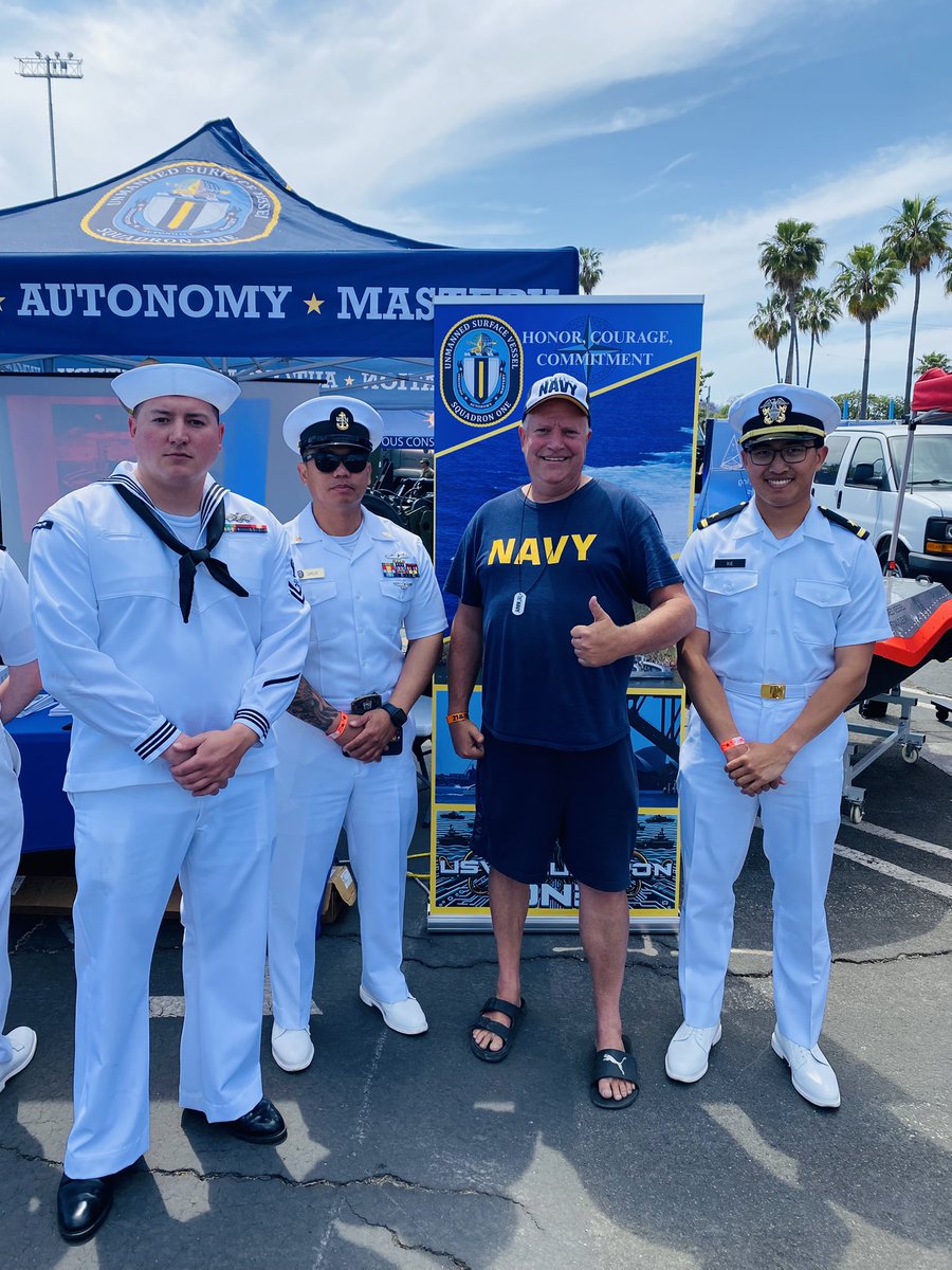 LeeCharley69964's tweet image. Happy Fleet Week 2025 from San Pedro #Fleetweek #LAFleetWeek2025 #Navy #NavyBand #MemorialDay2025 #MemorialDayWeekend #SaturdayVibes #GoNavy
