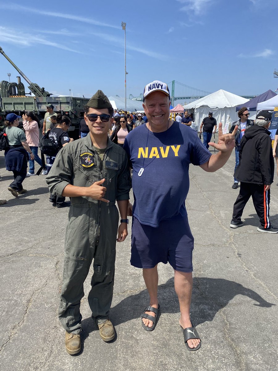 LeeCharley69964's tweet image. Happy Fleet Week 2025 from San Pedro #Fleetweek #LAFleetWeek2025 #Navy #NavyBand #MemorialDay2025 #MemorialDayWeekend #SaturdayVibes #GoNavy