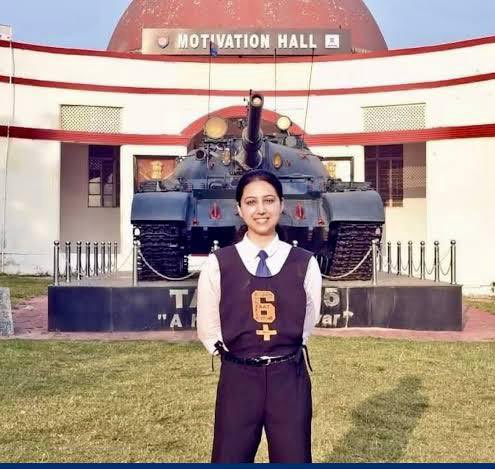 jammuBytes's tweet photo. "Heartiest congratulations to #MriguSambyal, daughter of a J&amp;K Police DySP, for securing All India Rank 2 in CDS! Your dedication has made the #Sambyal family and Jammu proud. 🇮🇳 #IndianArmy  #Jammu" 
@dograjournalist @MonicaSDogra @rajouri_news @BJP4JnK @VidyutJammwal https://t.co/WR915rcVBg