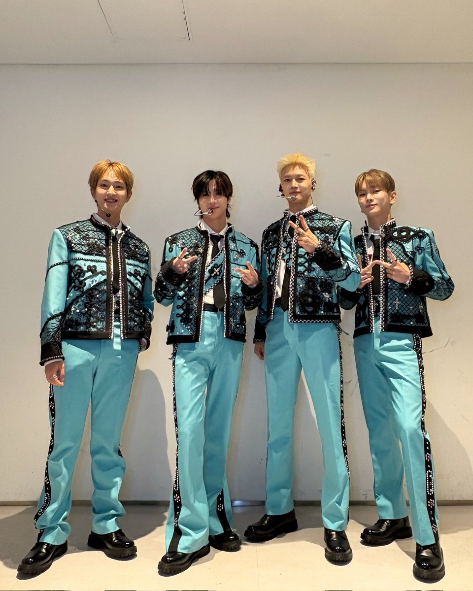 KEYceburr's tweet photo. SHINee is BACK🩵 https://t.co/NbIPuqYEfx