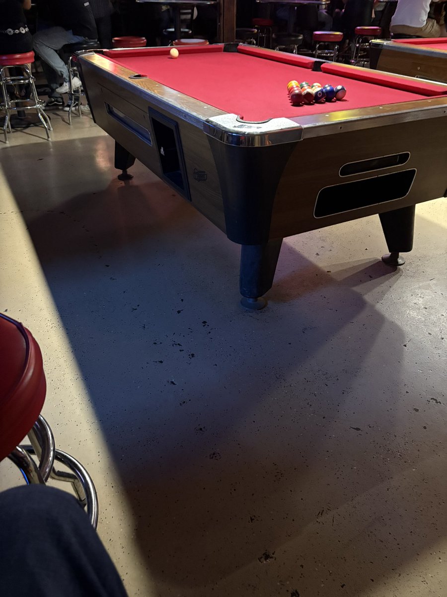dizze_b's tweet photo. I realize that coming to the bar isn’t for me
Talking to girls that won’t remember me tomorrow is played out
I came do one thing.. I’m glad this is my last night in a bar. 🙏🏼 https://t.co/KShECZioSj
