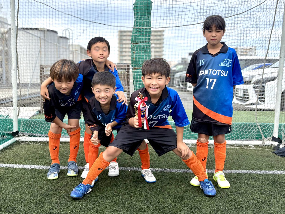 岡崎慎司フットサルフィールド＠茅ヶ崎 tweet media