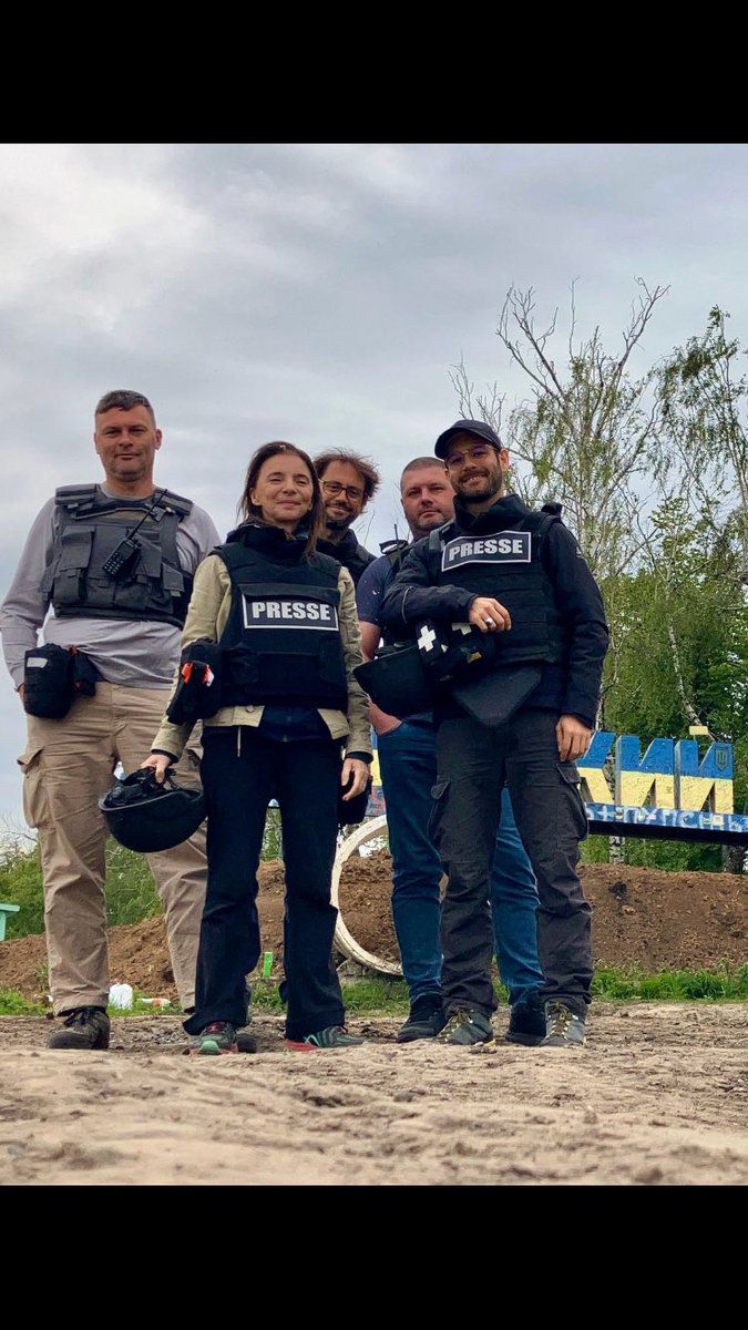 Trois semaines de reportage et le privilège du retour en France dans un pays sur lequel ne s’abattent pas  les missiles et les drones. Merci aux ukrainiens pour leurs témoignages puissants. Nous reviendrons. Bien sûr . 
<a href="/le20hfrancetele/">Le20h-France Télévisions</a> <a href="/stef_guillemot/">Stéphane GUILLEMOT</a> <a href="/Harold_HH/">Harold Horoks</a> 
#Ukraine