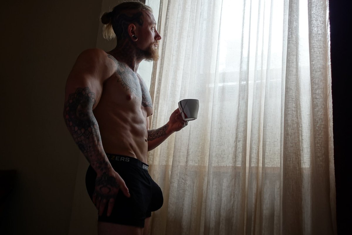 Still booking in dates for June and July….

Who do you wanna see me work with? 👀