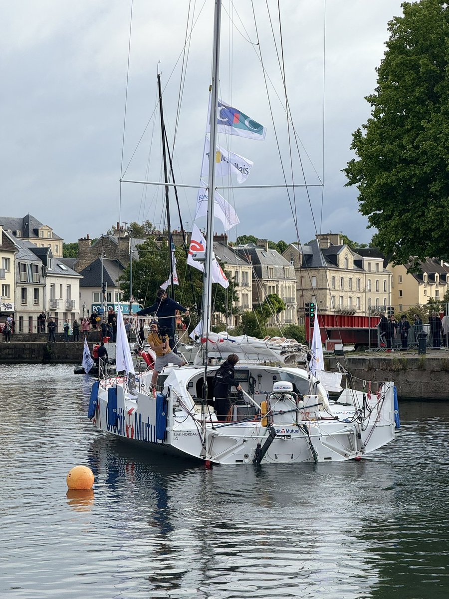 Ian Lipinski - Skipper Crédit Mutuel (@ianlipinski) on Twitter photo Direction la ligne de départ de la CIC <a href="/NormandyRace/">CIC Normandy Channel Race</a> pour le Class40 <a href="/CreditMutuel/">Crédit Mutuel</a> 🏁
Pour suivre la course : normandy-race.com/suivre-la-cour… Direction la ligne de départ de la CIC <a href="/NormandyRace/">CIC Normandy Channel Race</a> pour le Class40 <a href="/CreditMutuel/">Crédit Mutuel</a> 🏁
Pour suivre la course : normandy-race.com/suivre-la-cour…