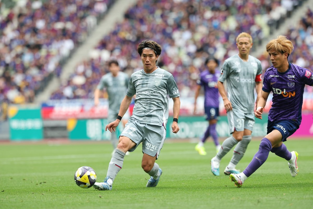 FC東京 2025SPユニフォーム着用。 NBのすべてを象徴する年に一度の祭典