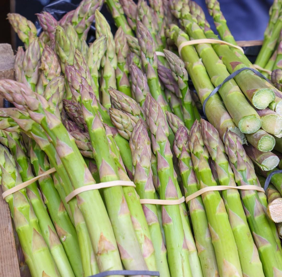 Morning everyone - we're open today in Victoria Park, 10-4pm (hot food and bar 10-5pm), with lots of wonderful food and drink to explore, including all your fresh produce, tempting street food, drinks and much more!

📷 @tedsveg1