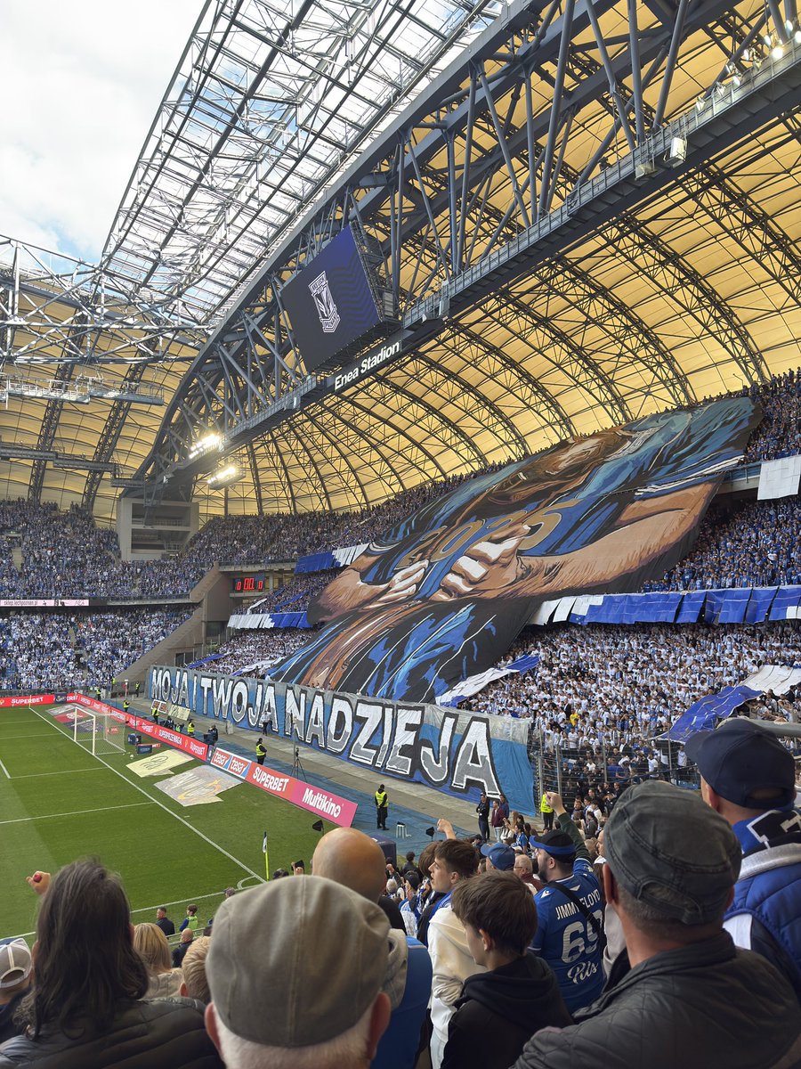aotp77's tweet photo. Dziękuję @LechPoznan 💙🤍 https://t.co/8k9CQLmgVx