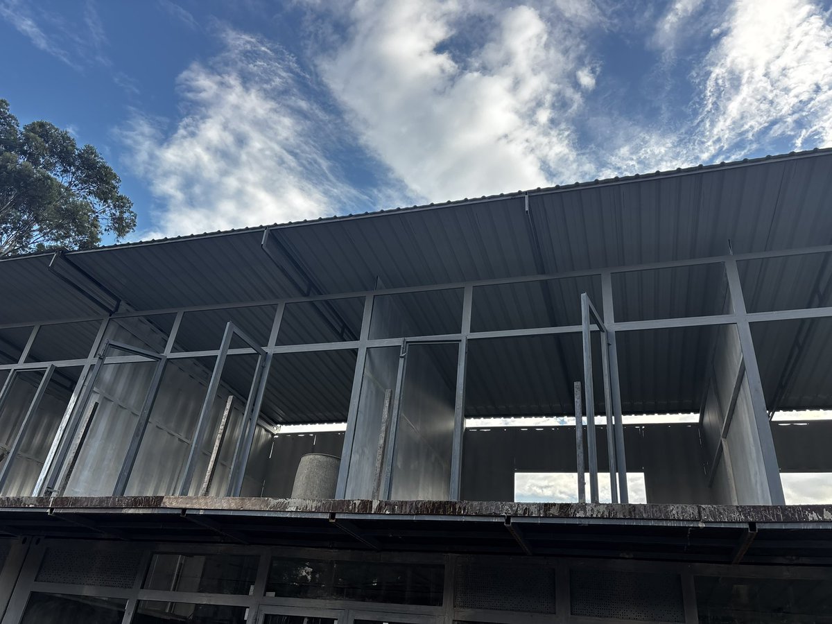 FeNcooH's tweet image. Client Project Showcase
🏗️ Your Trusted Mabati Plug delivers again!
🚗 Kiambu Road  Office: Charcoal Grey Matte - sleek &amp;amp; professional
Quality materials &amp;amp; Affordable 🙌
📞 Contact us today! 0722 555 542 #Freedelivery
#MabatiPlug #QualityRoofing #KiambuRoad