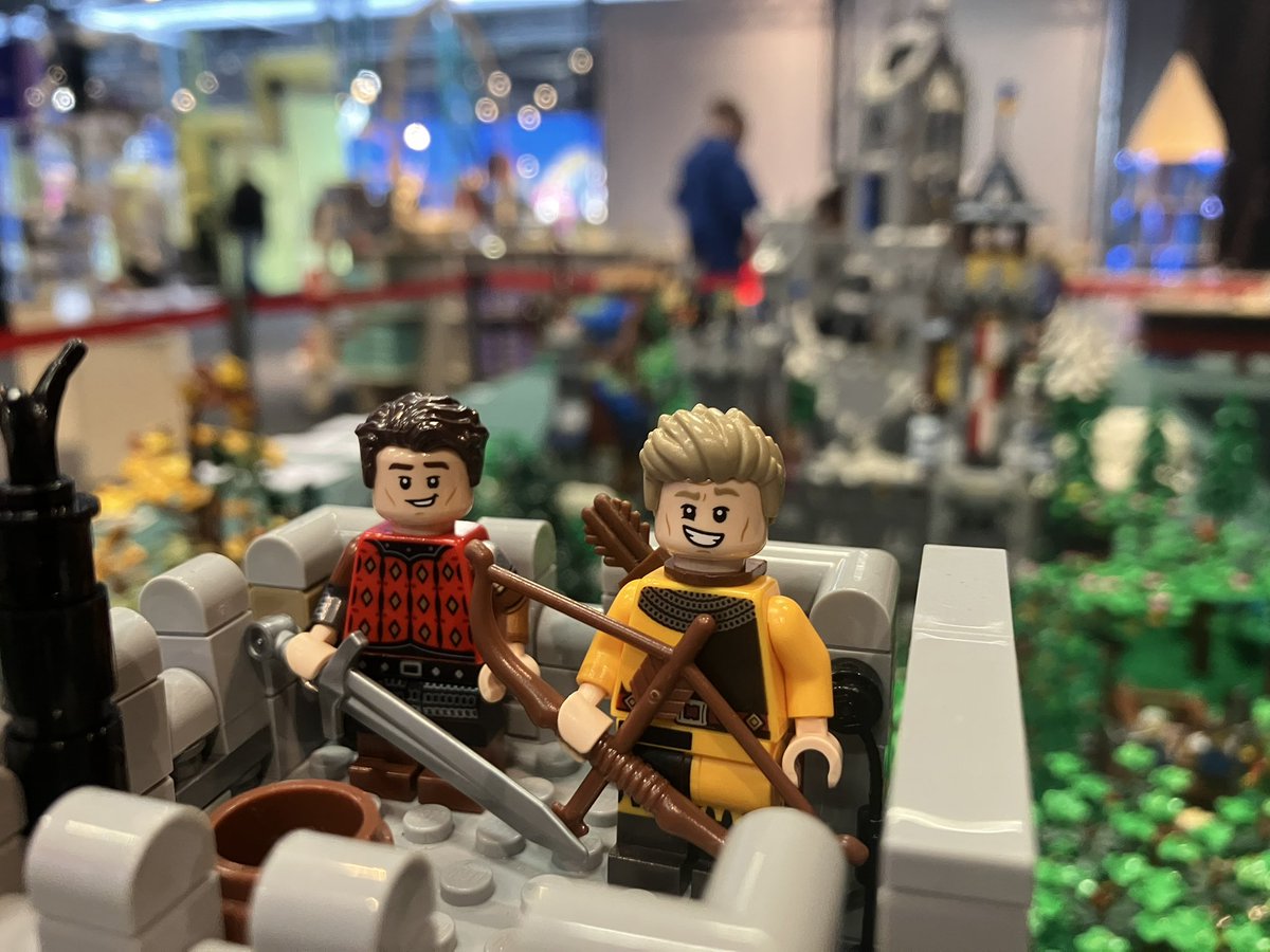 Good noble sir’s <a href="/LukeDaleLive/">Luke Dale</a>  and <a href="/thisistommckay/">Tom McKay</a>, come check out our beautiful LEGO castles at Comic Con Baltics AFOL Lithuania exhibition! 

We got a little gift for you😉