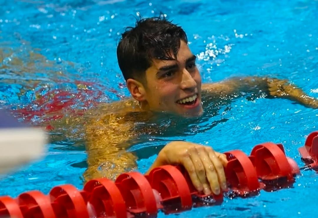 OROOOOOOOOOOOOOOOOOOOOO 🥇🥇🥇
NUEVA GENERACIÓN PISANDO FUERTE 🔥🔥

ORO🥇MIGUEL PÉREZ-GODOY 🇪🇸 MARE NOSTRUM CANET 🏊🏼 200 Libres con una marca de 1:49.16 🔥 con 2 metros de altura, el sevillano nos augura grandes alegrías
