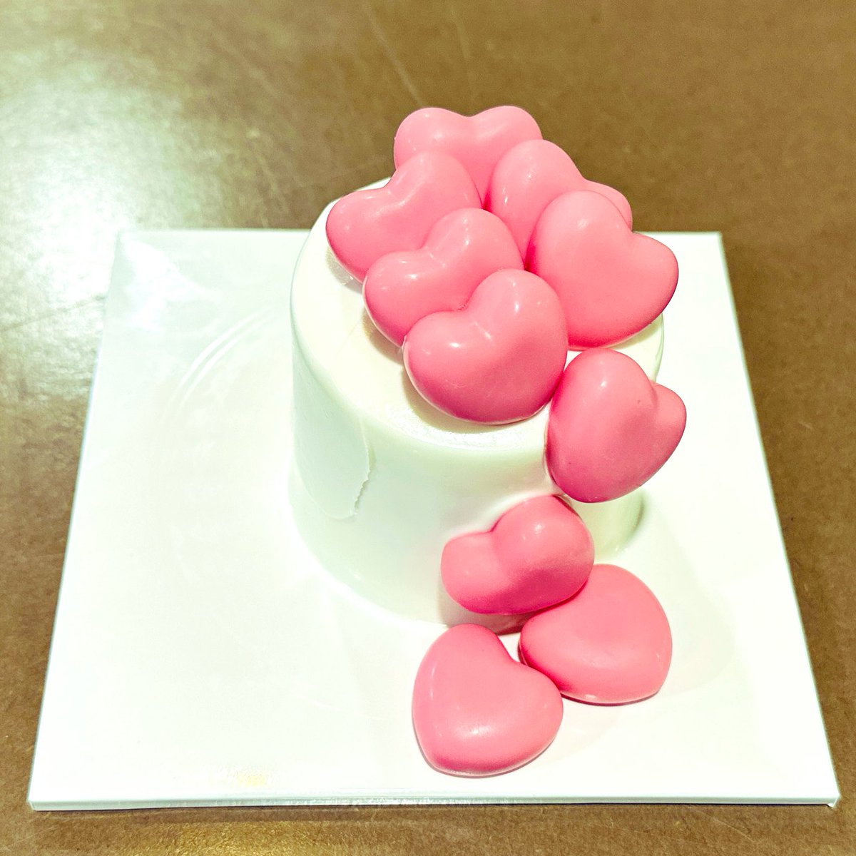 k_dramania's tweet photo. 間違いなく世界で一番かわいいケーキ屋さんはここだと思う！
チョコケーキの中にベリーソースたっぷり

📍sam cake https://t.co/qY7cfOsmRX