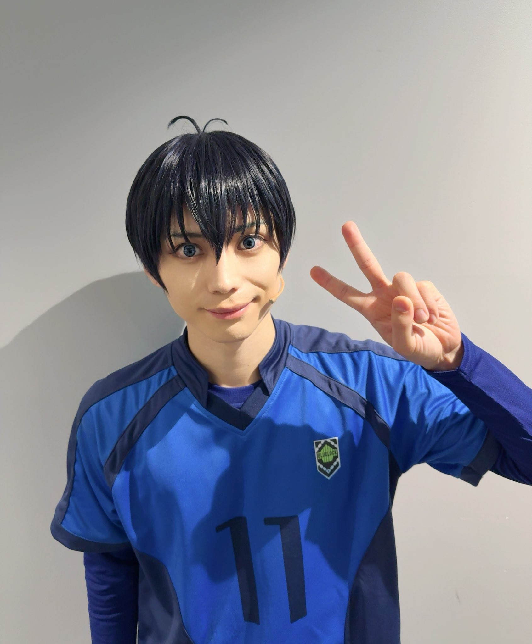 ブルステ 4th   潔世一 (竹中凌平) サイン 竹中凌平扮する潔世一。 - U-20日本代表戦描く、舞台「ブルー