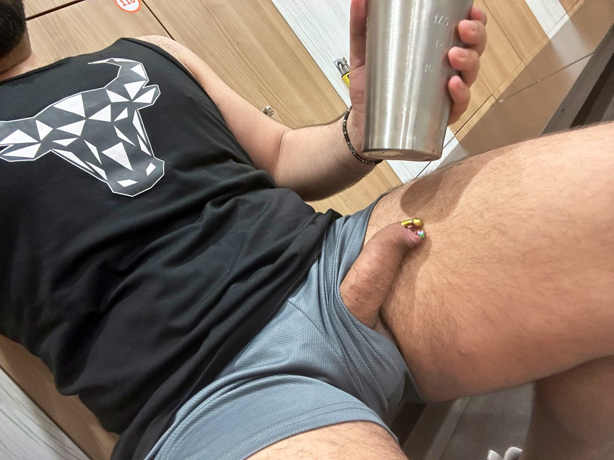 Se escapó en el vestuario del gym 😈🔥