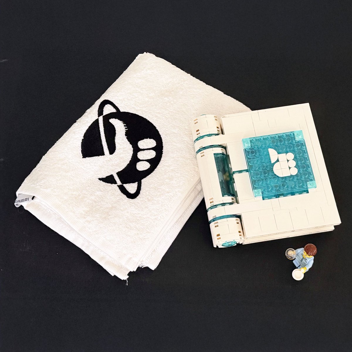 dafttom's tweet image. Happy Towel Day, you magnificently hoopy froods!

Support this wonderfully improbable LEGO Ideas set!

Share and Enjoy!

ideas.lego.com/s/p:57b5236ec8…

#TheHitchhikersGuidetotheGalaxy #DouglasAdams #HitchhikersGuide #h2g2 #lego #legoideas #HGttG #Dontpanic #Towelday