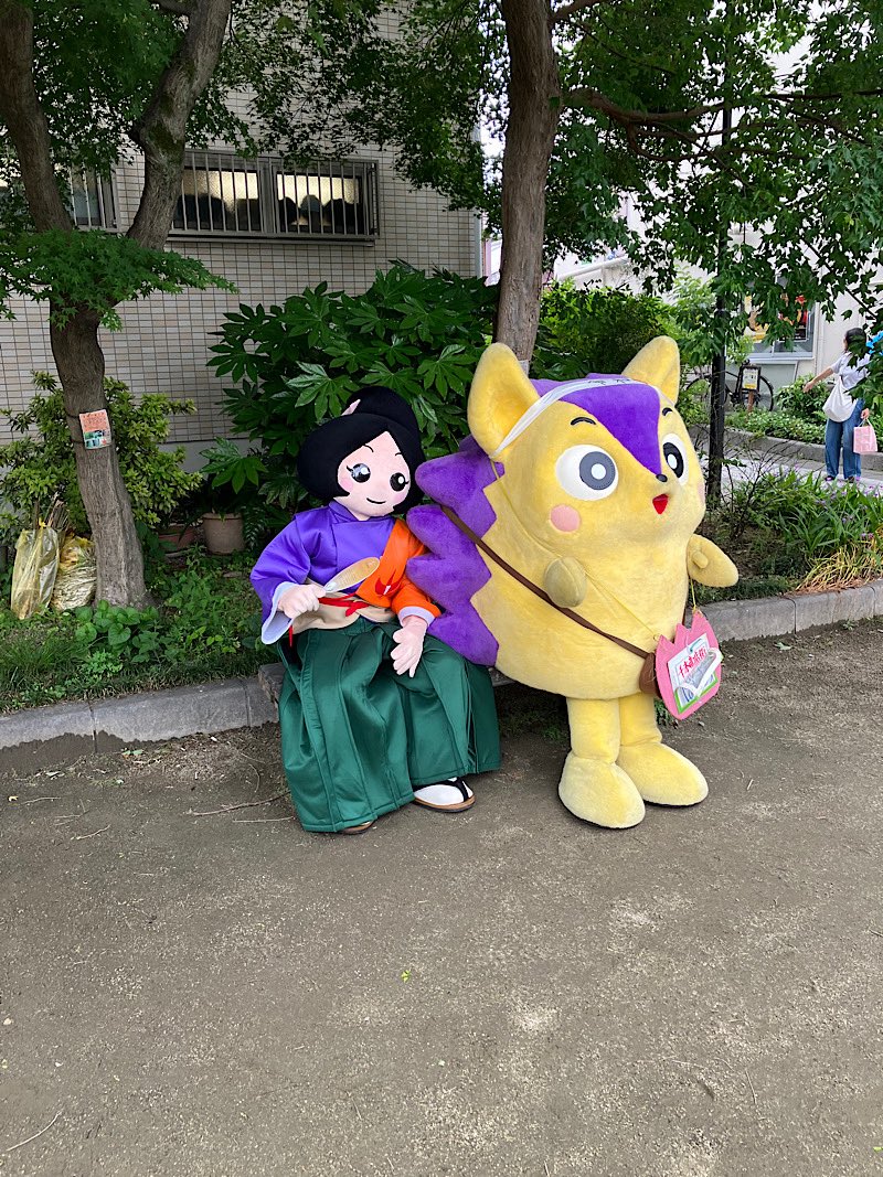 1000wbon's tweet photo. パレード終わったボン⭐︎
天気が心配だったけど無事イベントを終えられて、多くのお客様と触れ合えてよかったボン⭐︎
例によって主催側出店は終わったけどお店によってはまだ格安商品が残ってるかも⭐︎
次は秋頃にお会いしましょうボン☆ https://t.co/jDTnlLsFMb