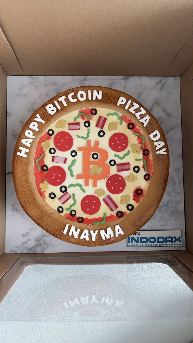 Celebrated Bitcoin Pizza Day pake kue gemes ini dari <a href="/indodax/">indodax</a> 🍕→🎂→🚀

Was too happy munching on this cake, sampe lupa post 🫣

Better late than never kan?

Sama kaya beli sekarang, sebelum nyentuh 200K ✌️

Thank you <a href="/indodax/">indodax</a> #BitcoinPizzaDay