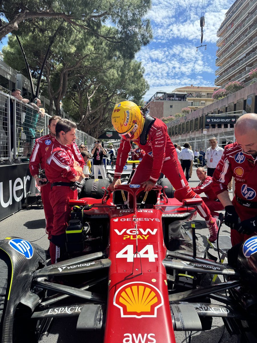 ScuderiaFerrari's tweet photo. Time to get bucked in! 👊 https://t.co/s6gx1d2Jcl