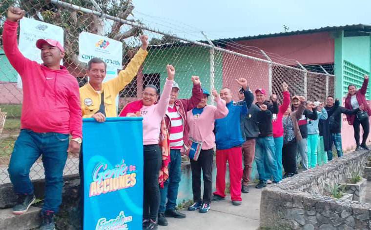 MONAGAS 🚩 

Desde Caripe hasta Barrancas del Orinoco, los centros electorales de los 13 municipios del estado Monagas se encuentran activos y con electores desde las primeras horas de la mañana.

#EleccionesVen25