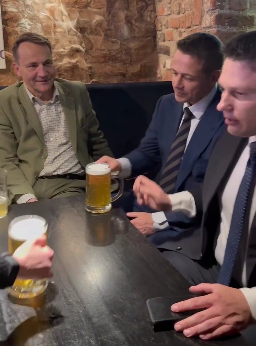 🧵 SPOTKANIE MENTZENA, SIKORSKIEGO I TRZASKOWSKIEGO TO DOBRA WIADOMOŚĆ DLA KONFEDERACJI, A CO ZA TYM IDZIE, DLA POLSKI.

OTO DLACZEGO 👇🏻 (1/16)