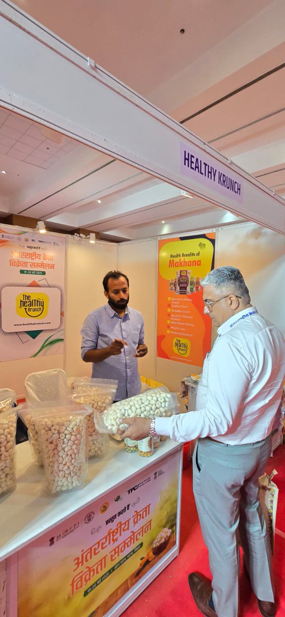 Healthy_Krunch's tweet image. Team Healthy Krunch showcased its product line-up at the International Buyer-Seller Meet organized by the Ministry of Food Processing Industries in collaboration with APEDA, TPCI, and the Government of Bihar at Gyan Bhawan, Patna on 19-20 May.

#Makhana #Foxnuts #HealthySnacks