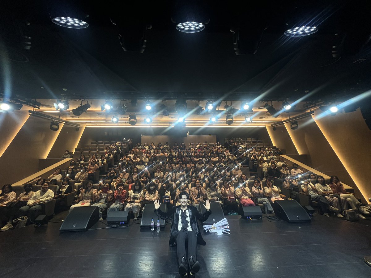 17again000's tweet image. 🎤#정동화의레드카펫

..내가 좋아하는 신은..당신!

2025년 5월25일
“정동화의 레드카펫” 
22주년 콘서트 파티에 함께
해주신 벗꽃 여러분.. 
진심으로 감사와 사랑과 존경을 전합니다! 

더 좋은 모습으로 찾아 뵐께요🌸❤️벗꽃 사랑해!