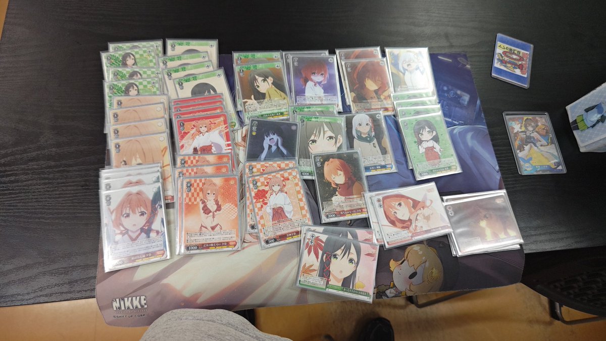 6電2ストブ
レベル0でゆな姉を落とし電源で舞台に出す
電源、ゆな姉のレベル1がなければ全部チェンジ
レベル1はやえ姉のツインドライブでストックを増やす
電源を張り、レベル2のやえを出す(イベント2枚あれば強い
レベル1からレベル3のやえ姉が出てくる夢がある。
下振れ条件
ついドラが出来ない事