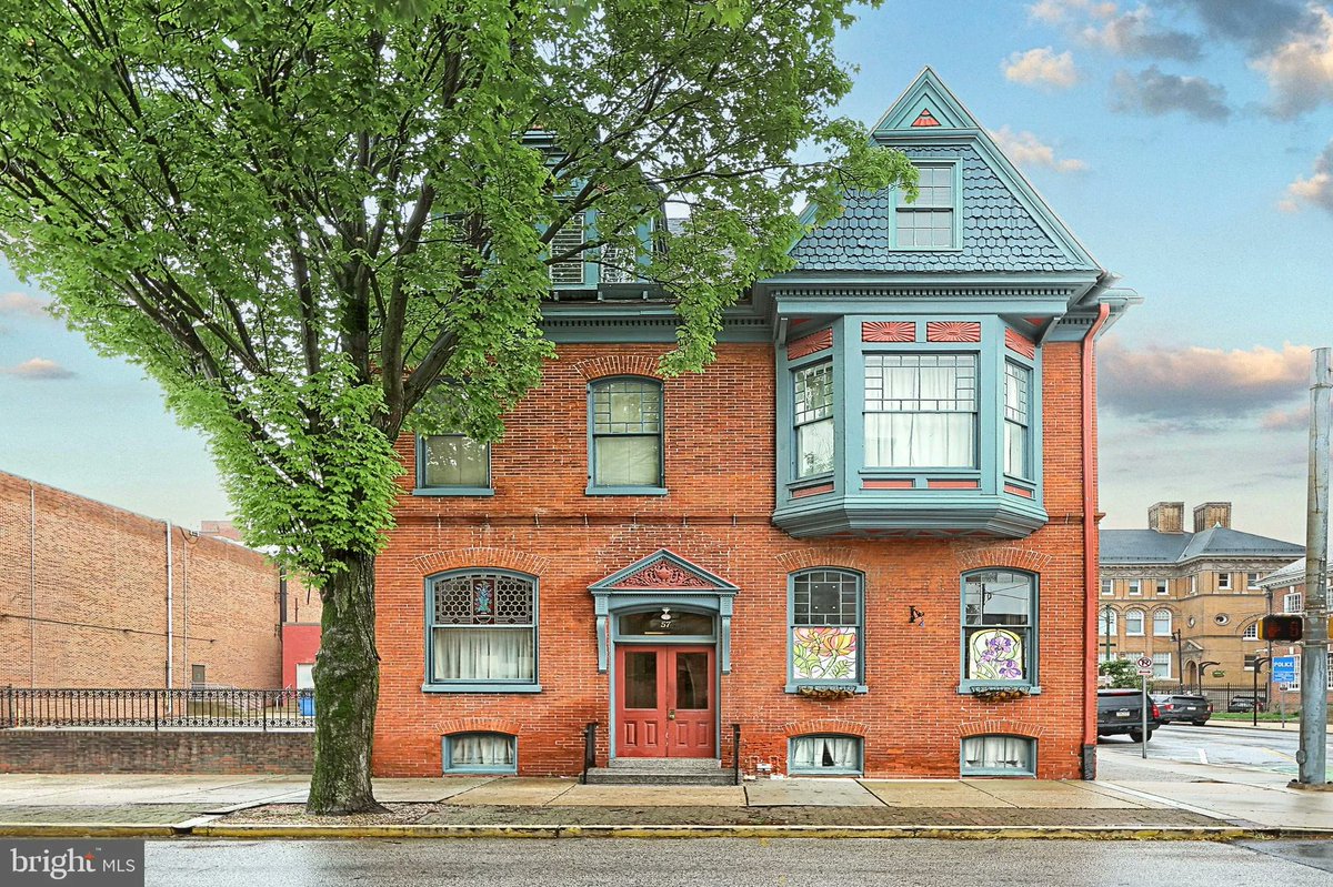 GinterGroup's tweet image. 57 S Beaver Street, York, PA, 17401
0 bed | 6912 Sq. Ft.
Active | $525,000
bit.ly/43qzllB
Timeless Charm Meets Modern Opportunity - Prime Victorian Property in York City s Historic Business District! Step back in time and experience the elegance of this...