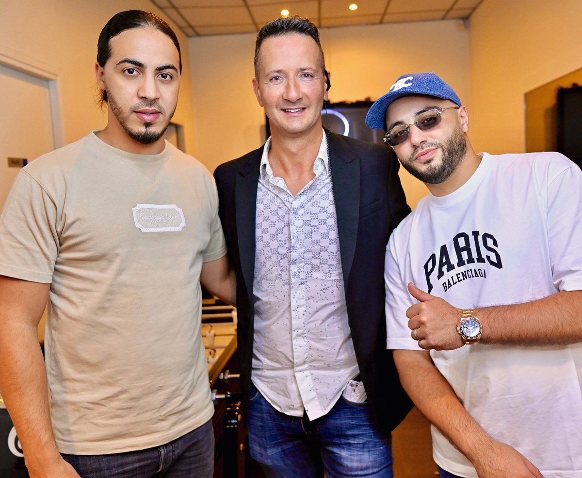 HighClubNice's tweet image. Après le showcase de Djadja &amp;amp; Dinaz dans les backstages du High 🤩

#highclub #nicecotedazur #frenchriviera🇫🇷🌴☀️ #rap #djadjadinaz @DjadjaDinaz