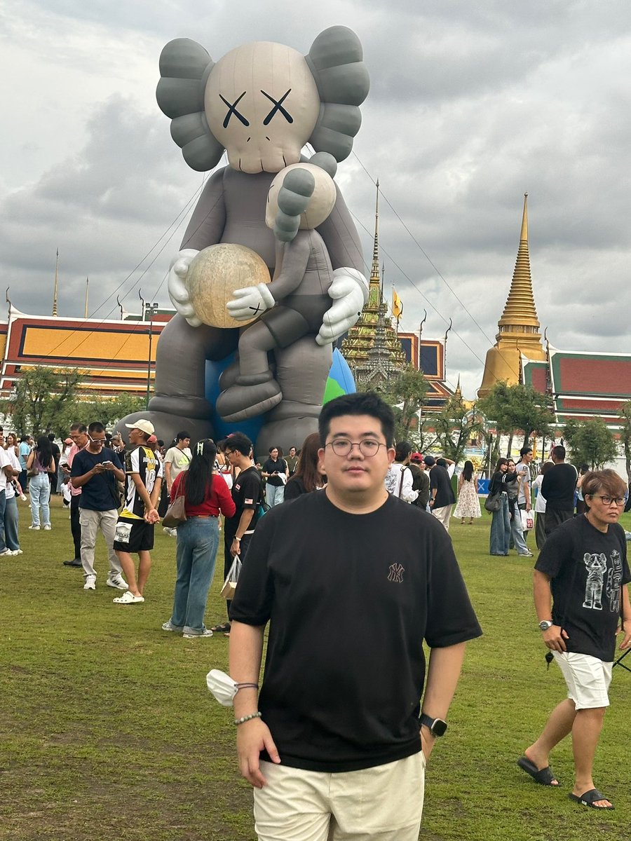 #KAWSHOLIDAYTHAILAND