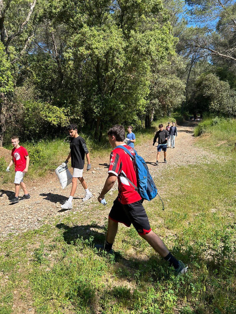 epiasabadell's tweet image. del valor dels espais naturals de proximitat. 💧🌱
Gràcies, @adenc_, per sumar esforços i compromís!
#ServeiComunitari #CiutatsSostenibles #RiuRipoll #CamíDeLaSalut #ADENC #Sabadell #EducacióTransformadora  #Ecologia #JovesPelCanvi
#ESCOLAPIASABADELL