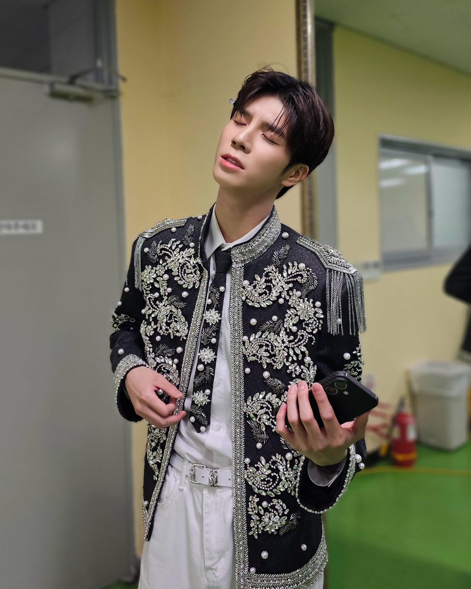 showpl_JDW's tweet photo. 봄나들이하기 좋은 날, 우총과 함께라
시간 가는 줄 모르고 놀았던 수원 콘서트!🌸

동화콘서트의 마지막 여정인 대전까지 
동원이랑 같이 달려주실 거죠?! 
다음 주에 또 만나요➰💚

#정동원 #JEONGDONGWON
#동화콘서트 #정동원콘서트_동화콘서트
#쇼플레이 #쇼플레이엔터테인먼트 https://t.co/AybhC5sg0p