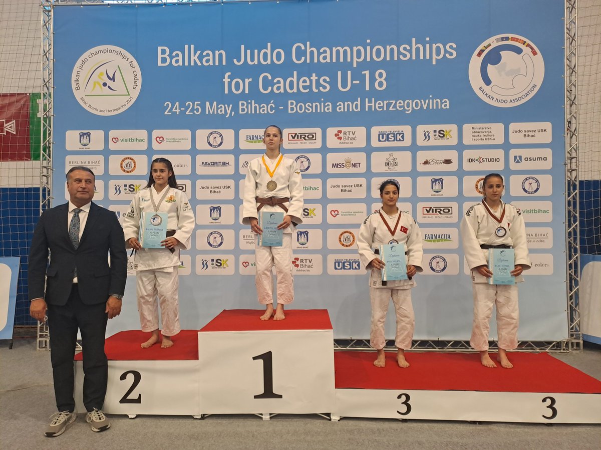 Mehmet Gülten (@gltn_mhmt) on Twitter photo Ayla Akkaya,
Bosna Hersek te düzenlenen Ümitler Balkan Judo Şampiyonası’nda bronz madalya kazanarak Balkan 3.'sü oldu! Tebrikler Ayla!
#sporşehrimanisa
<a href="/OA_BAK/">Dr. Osman Aşkın Bak</a> <a href="/Yenisehirlioglu/">Bahadır Yenişehirlioğlu</a> <a href="/_vahdettinOZKAN/">Vahdettin Özkan</a> <a href="/ozturkyunus45/">Yunus ÖZTÜRK🇹🇷</a> <a href="/Levent_Tokay/">Levent Tokay</a>
<a href="/shuysuz/">Sezer Huysuz</a> <a href="/ATLIBehcet/">Behçet ATLI</a> <a href="/gencliksporbak/">Gençlik ve Spor Bakanlığı 🇹🇷</a>
<a href="/GSB_Manisa/">Manisa Gençlik ve Spor İl Müdürlüğü</a> Ayla Akkaya,
Bosna Hersek te düzenlenen Ümitler Balkan Judo Şampiyonası’nda bronz madalya kazanarak Balkan 3.'sü oldu! Tebrikler Ayla!
#sporşehrimanisa
<a href="/OA_BAK/">Dr. Osman Aşkın Bak</a> <a href="/Yenisehirlioglu/">Bahadır Yenişehirlioğlu</a> <a href="/_vahdettinOZKAN/">Vahdettin Özkan</a> <a href="/ozturkyunus45/">Yunus ÖZTÜRK🇹🇷</a> <a href="/Levent_Tokay/">Levent Tokay</a>
<a href="/shuysuz/">Sezer Huysuz</a> <a href="/ATLIBehcet/">Behçet ATLI</a> <a href="/gencliksporbak/">Gençlik ve Spor Bakanlığı 🇹🇷</a>
<a href="/GSB_Manisa/">Manisa Gençlik ve Spor İl Müdürlüğü</a>