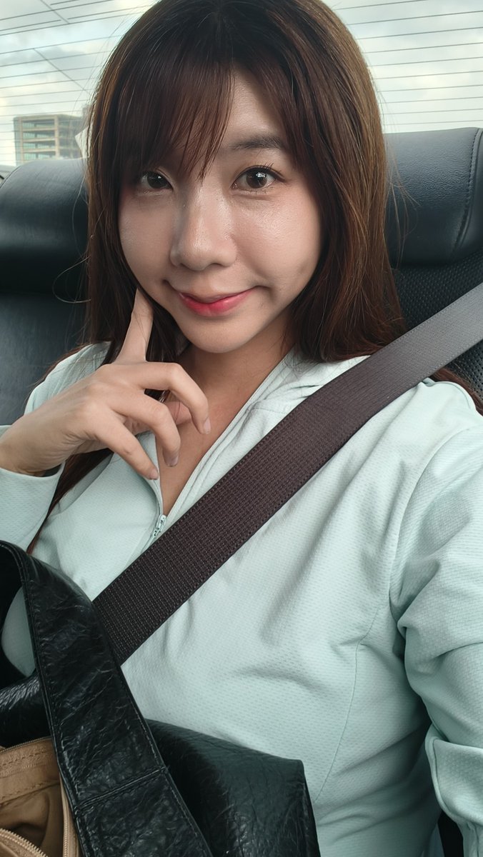 Weekend’s here. Date night or couch mode?