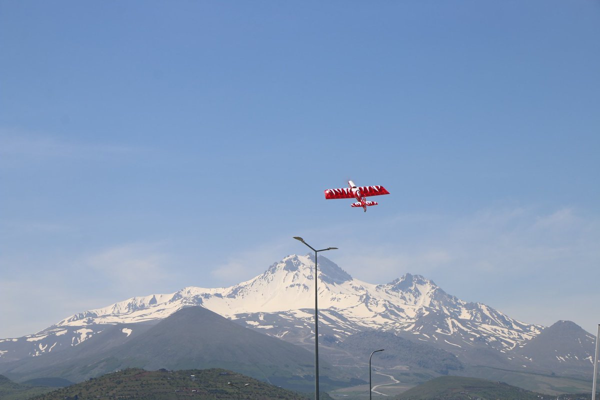 mebrobot's tweet image. 👨🏻‍💻Gençler kodladı, gençler üretti...
🤖 17. Uluslararası MEB Robot Yarışmasında sadece robotlar değil, hayaller de yarıştı.

#MEBRobot